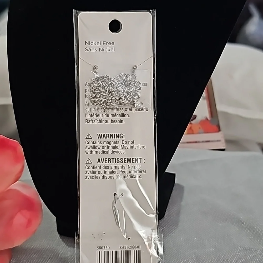 Positive Intentions Diffuser Locket - Picture 2 of 2